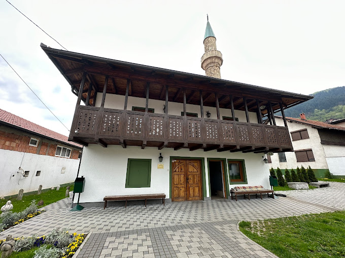 Pertačka Mosque