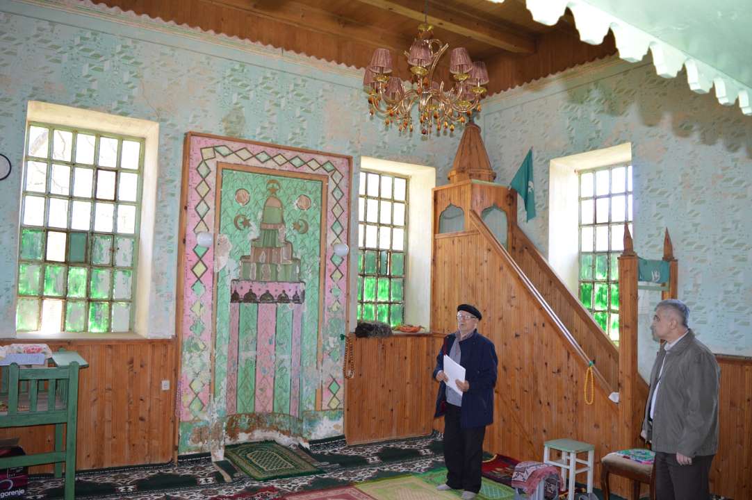 Old mosque with harem in Goduša
