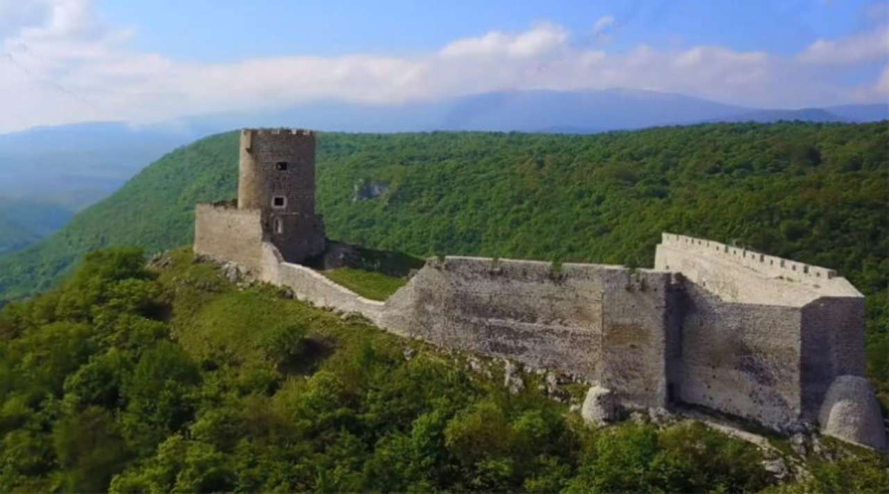 Sokolac fort