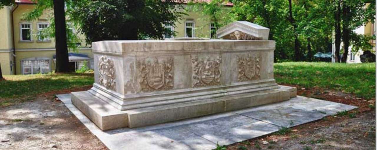 Bihaćki sarkofag