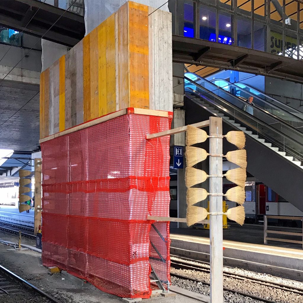 Temporär. Strukturen der Notwendigkeit