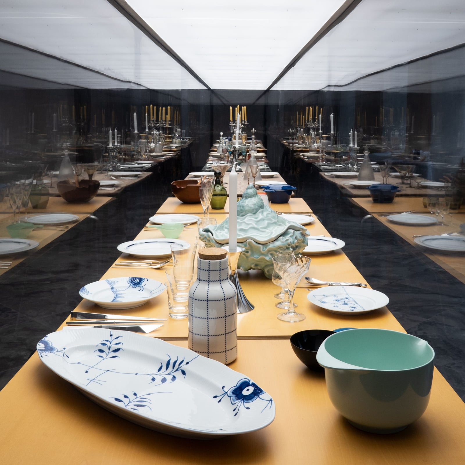 Table, Set Yourself!