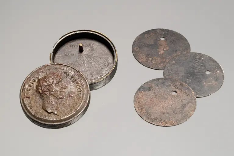 Prime Time – Travelling with a Roman Portable Sundial