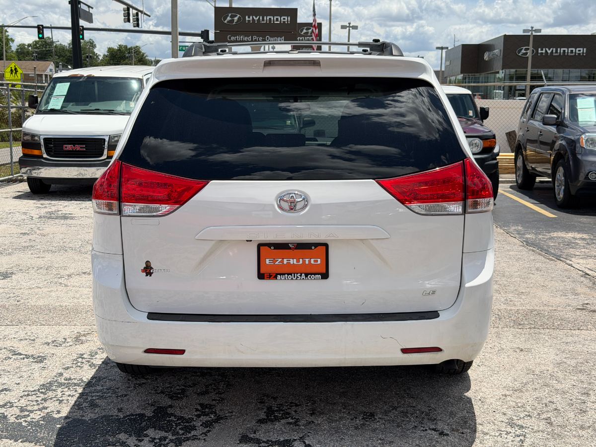 2013 Toyota Sienna photo 6