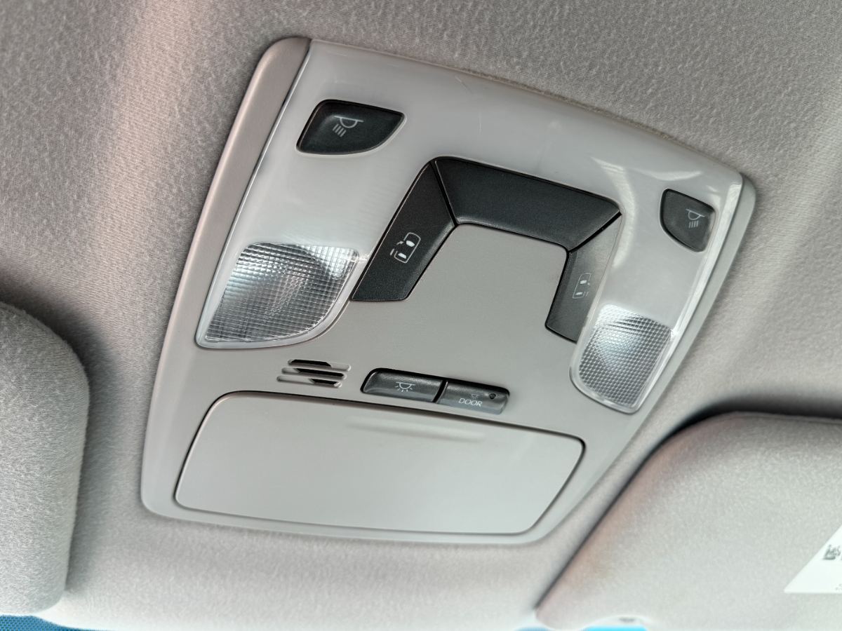 2013 Toyota Sienna photo 23