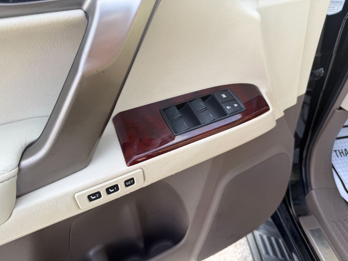 2012 Lexus GX 460 photo 13