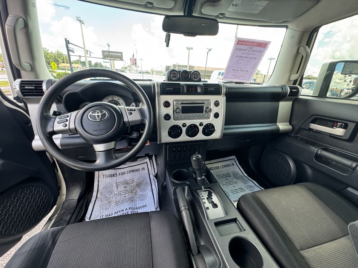 2012 Toyota FJ Cruiser photo 12