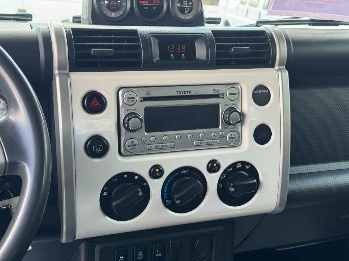 2012 Toyota FJ Cruiser photo 15