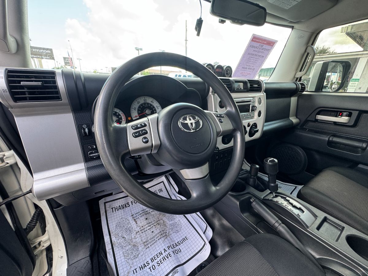 2012 Toyota FJ Cruiser photo 16