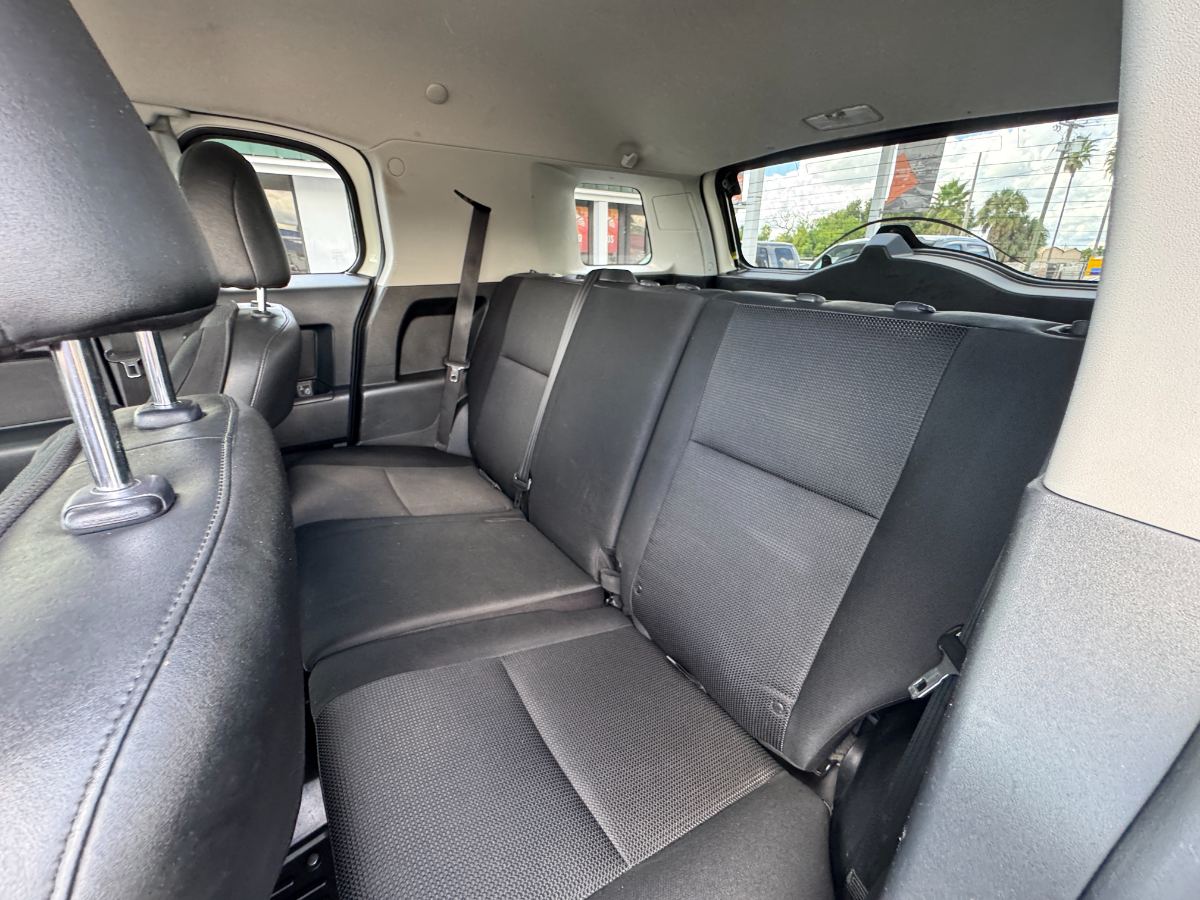 2012 Toyota FJ Cruiser photo 19