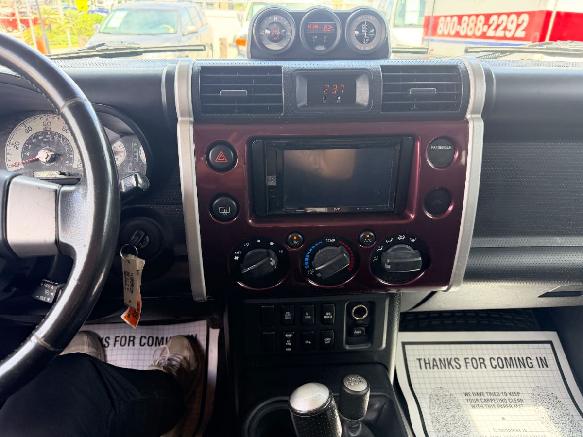 2007 Toyota FJ Cruiser photo 11
