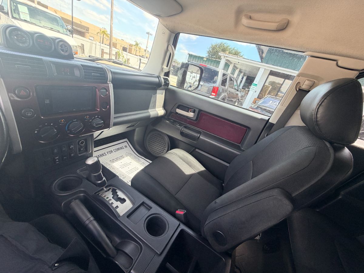 2007 Toyota FJ Cruiser photo 16