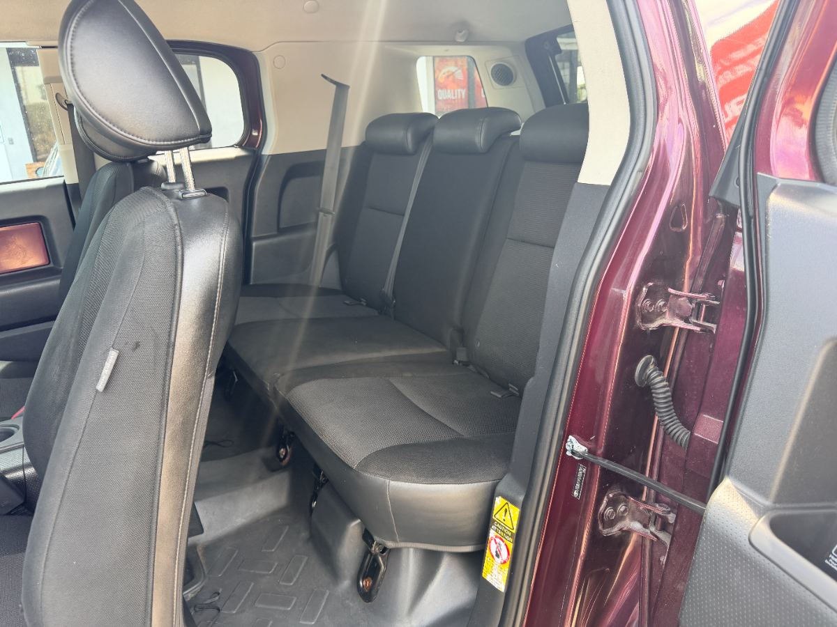 2007 Toyota FJ Cruiser photo 30