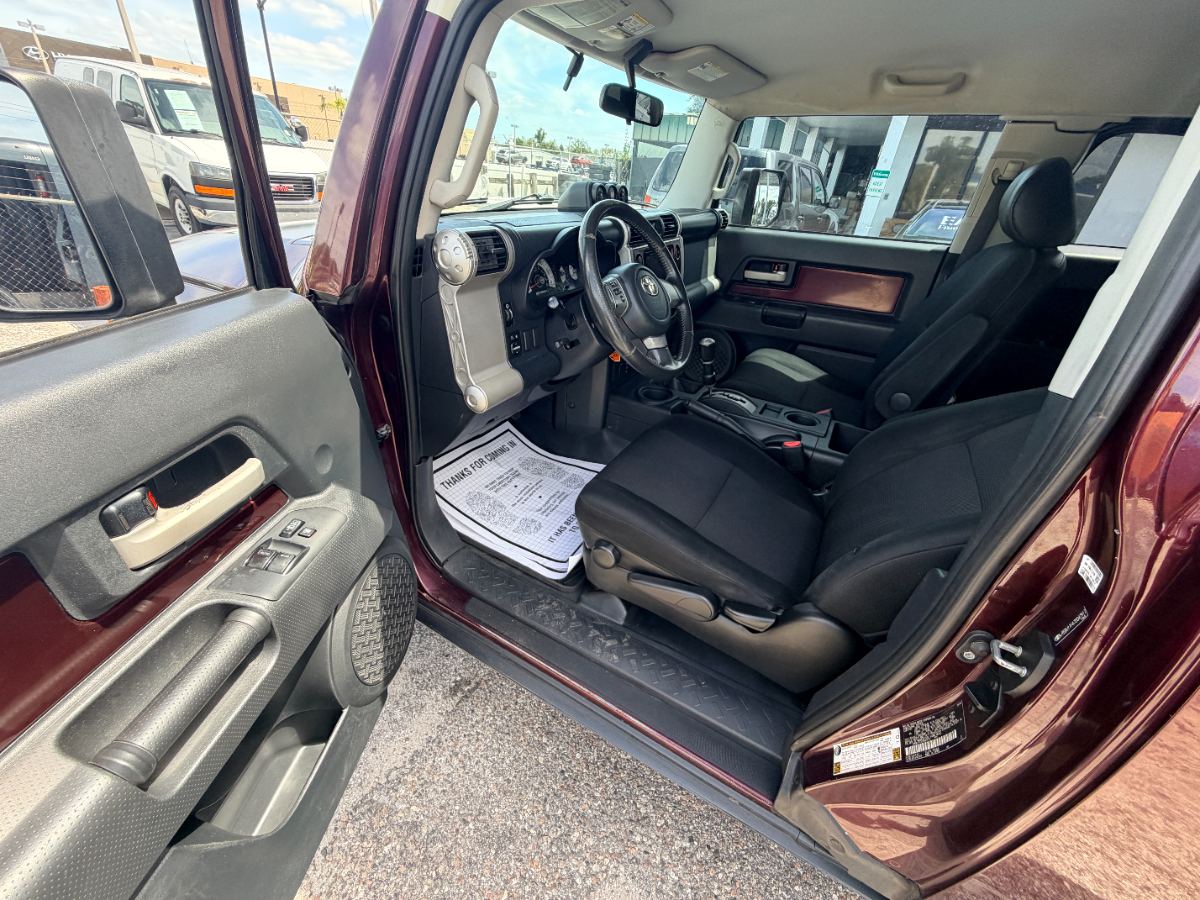 2007 Toyota FJ Cruiser photo 32