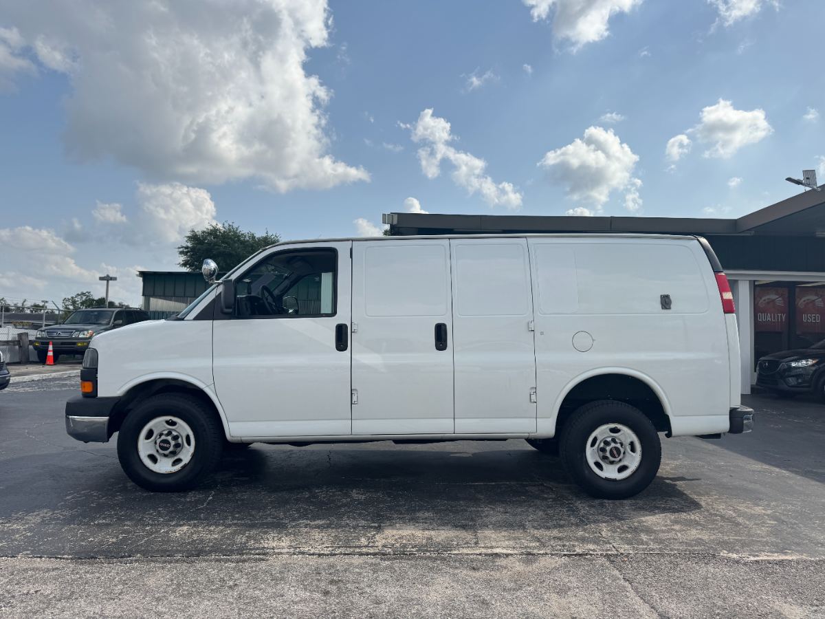 2008 GMC Savana photo 4