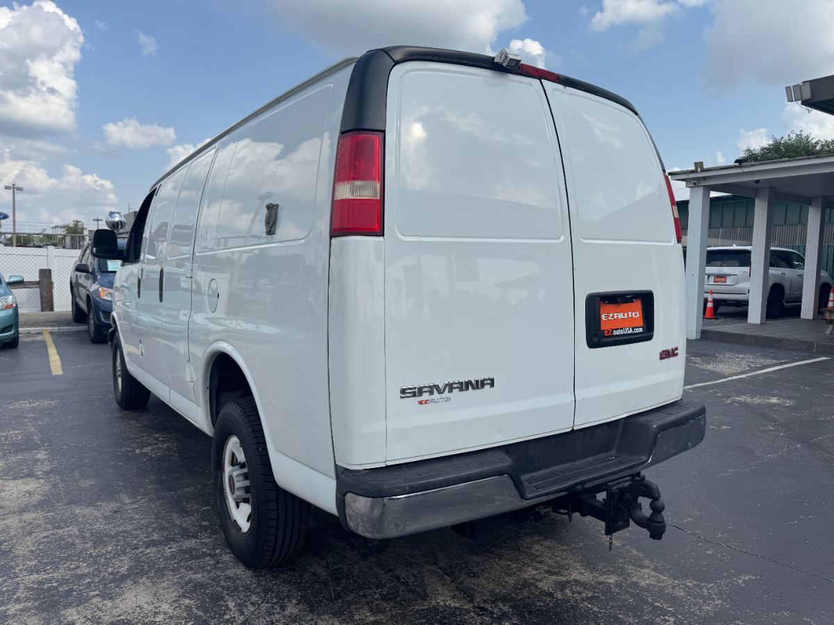 2008 GMC Savana photo 5