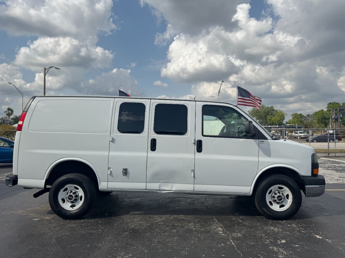 2008 GMC Savana photo 9