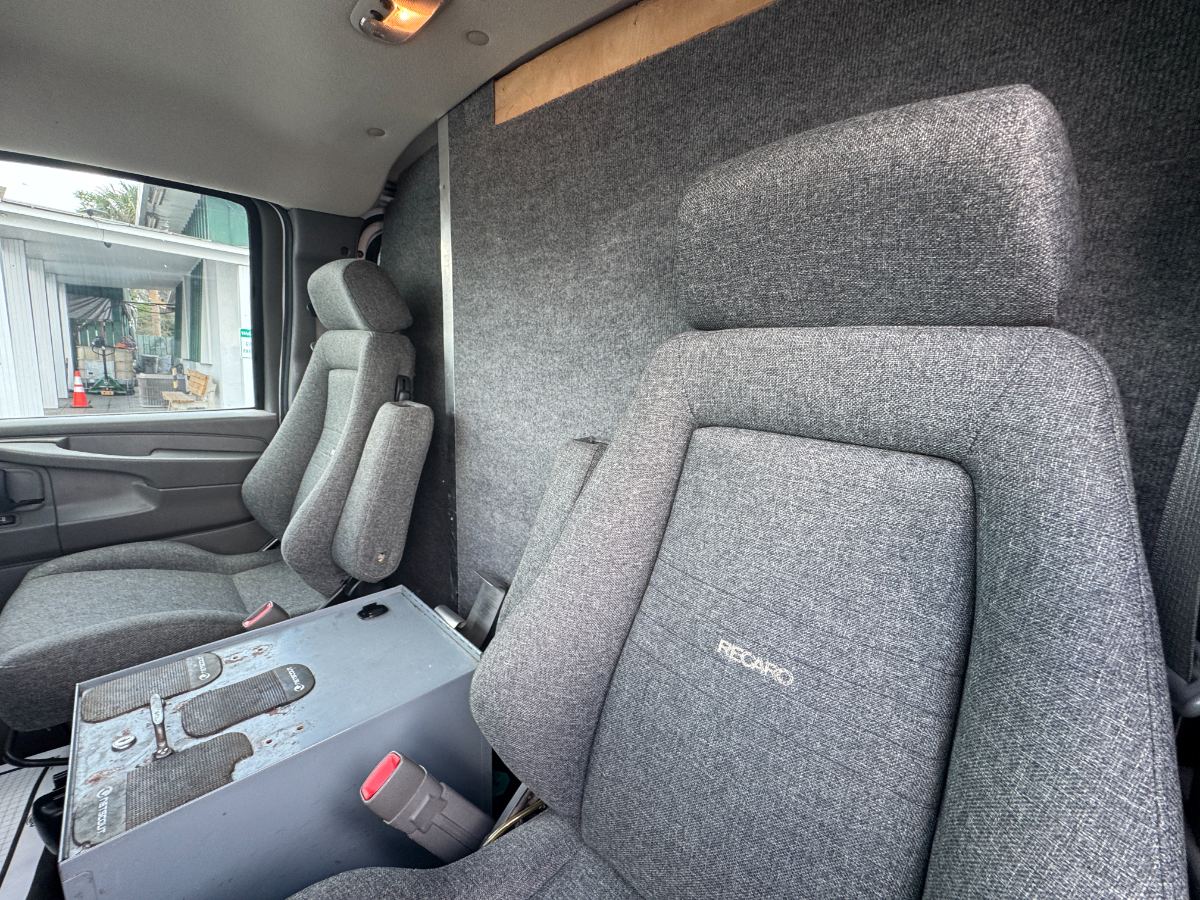 2008 GMC Savana photo 13