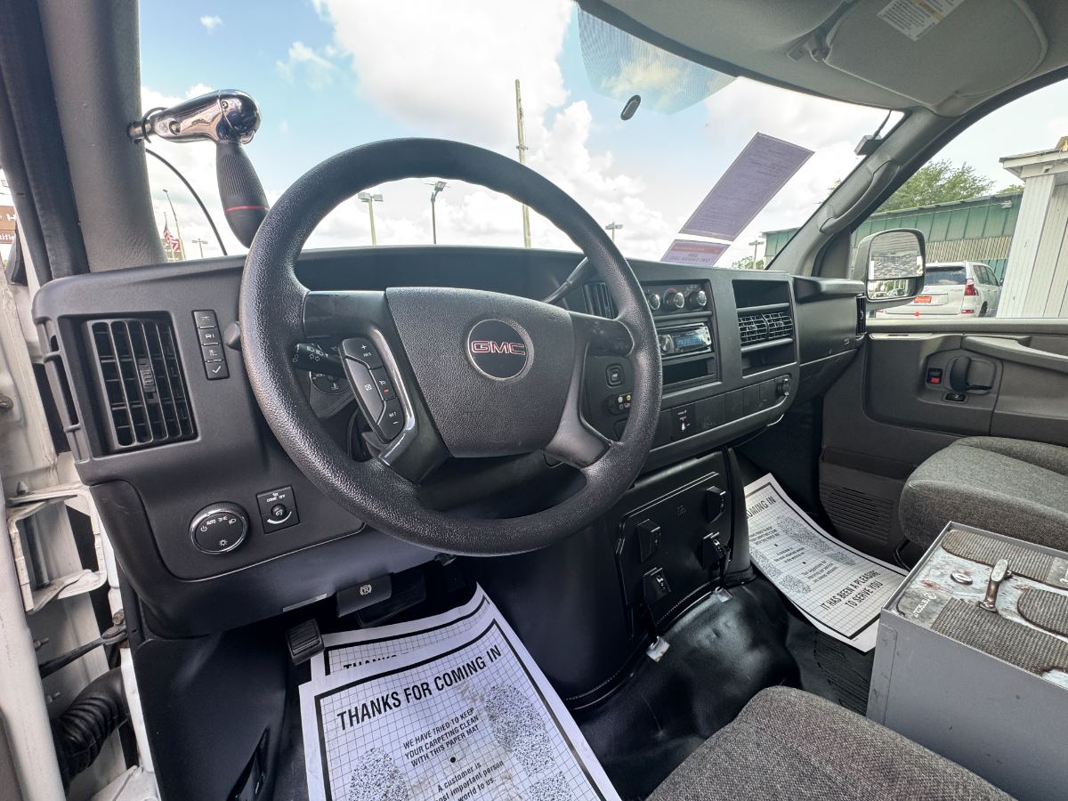 2008 GMC Savana photo 15