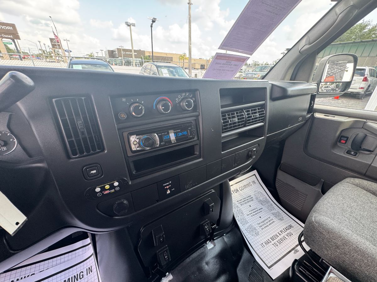 2008 GMC Savana photo 18