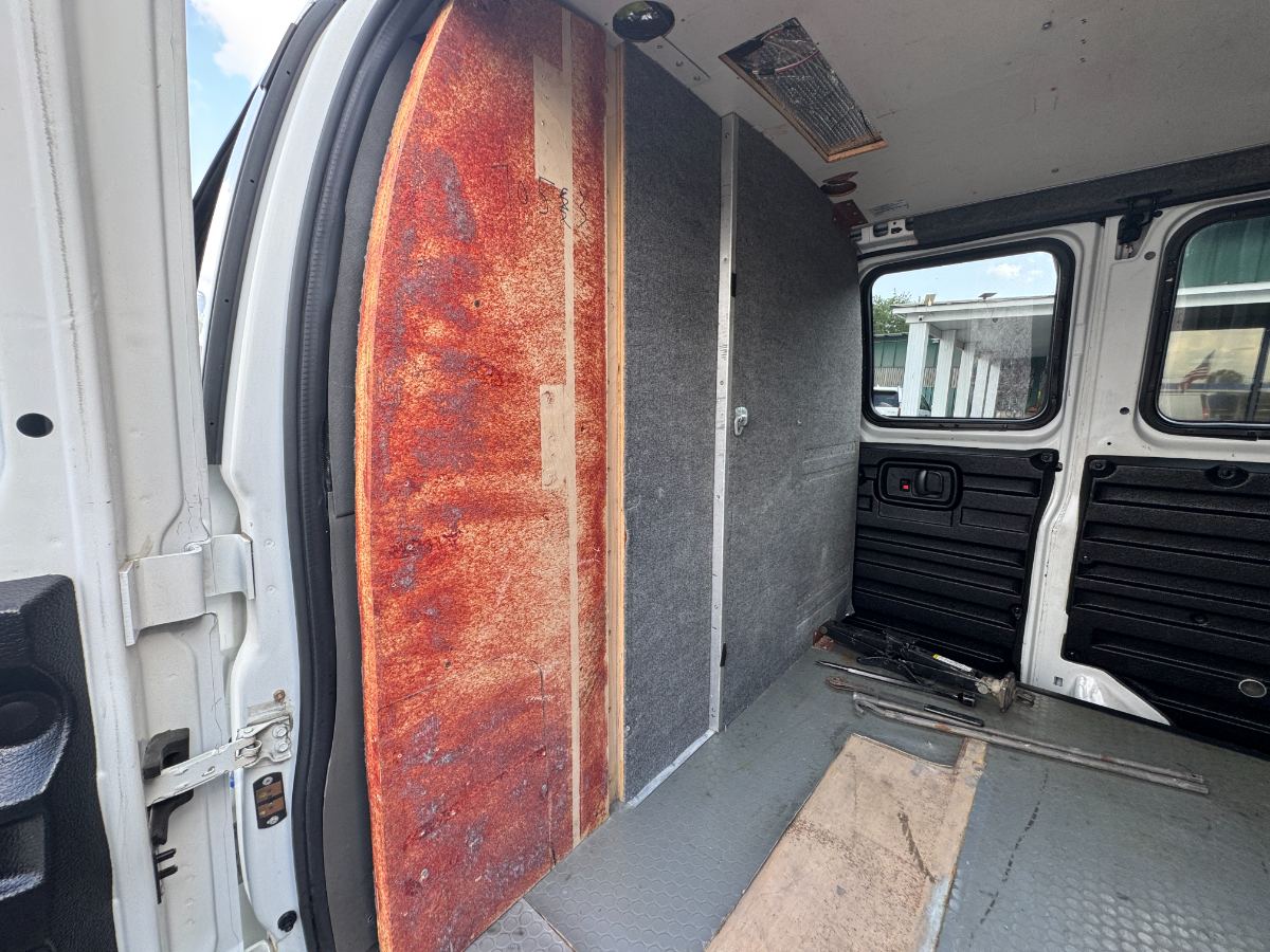 2008 GMC Savana photo 26