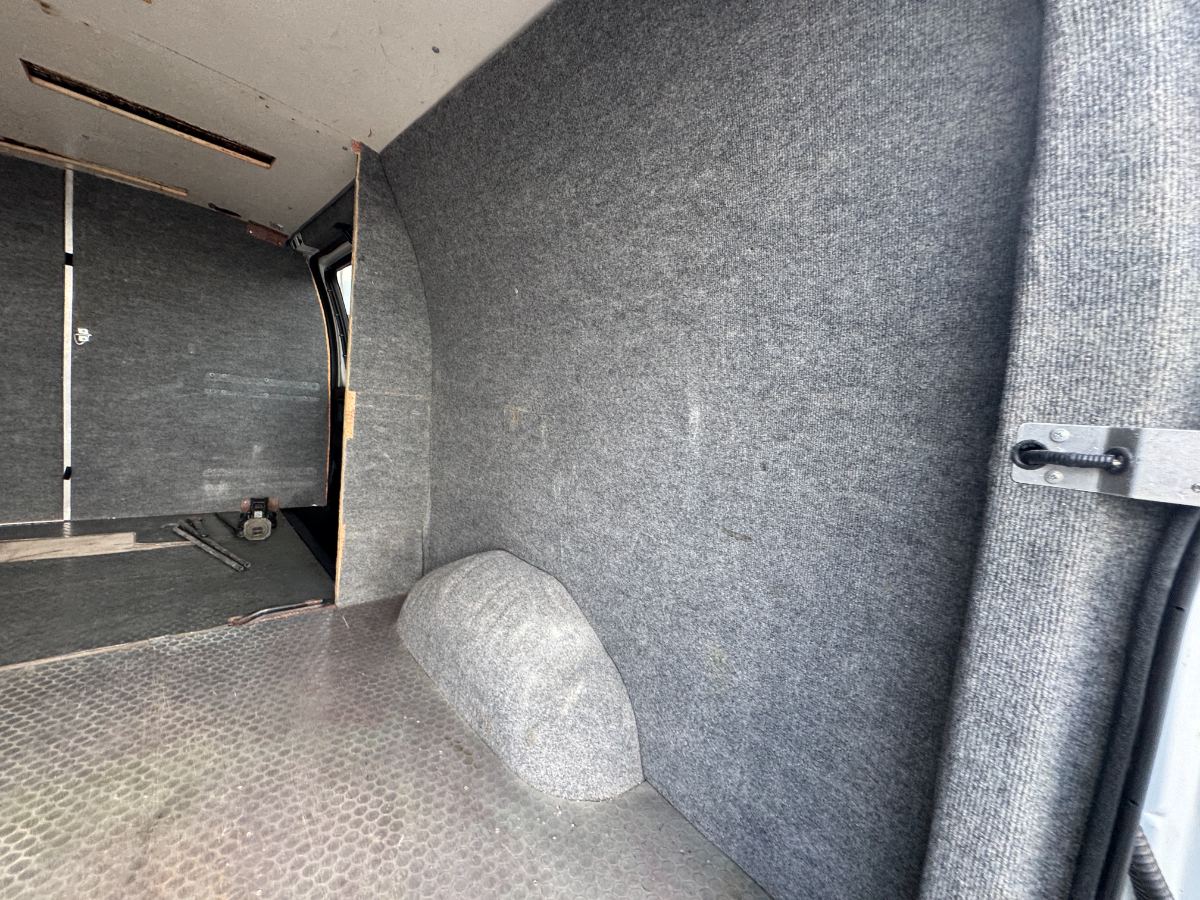 2008 GMC Savana photo 30