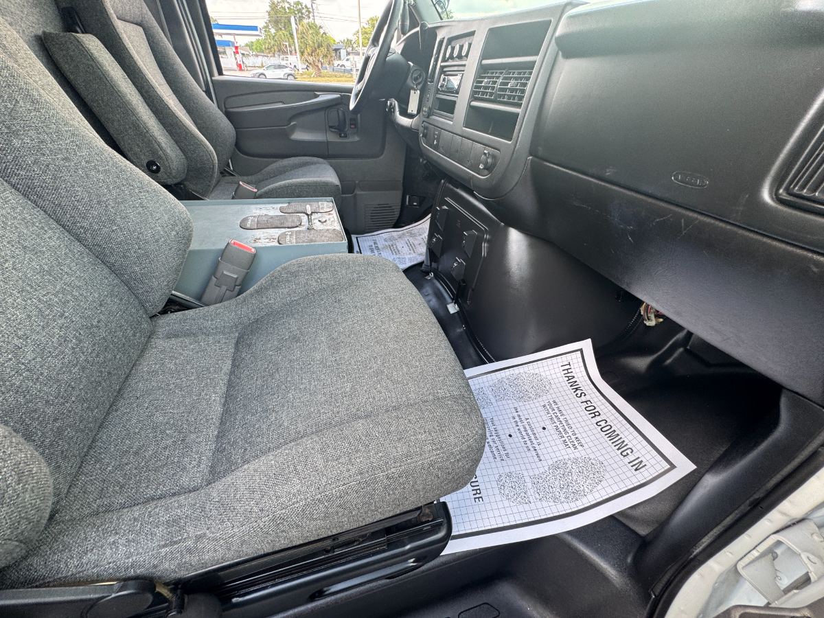 2008 GMC Savana photo 34