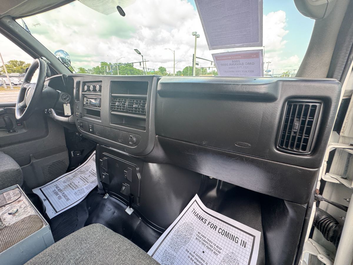 2008 GMC Savana photo 36