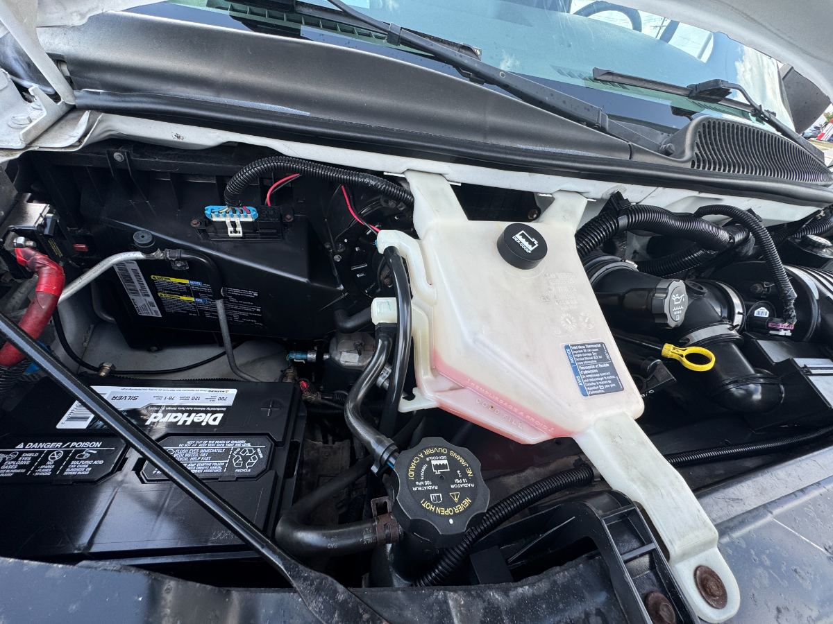 2008 GMC Savana photo 38