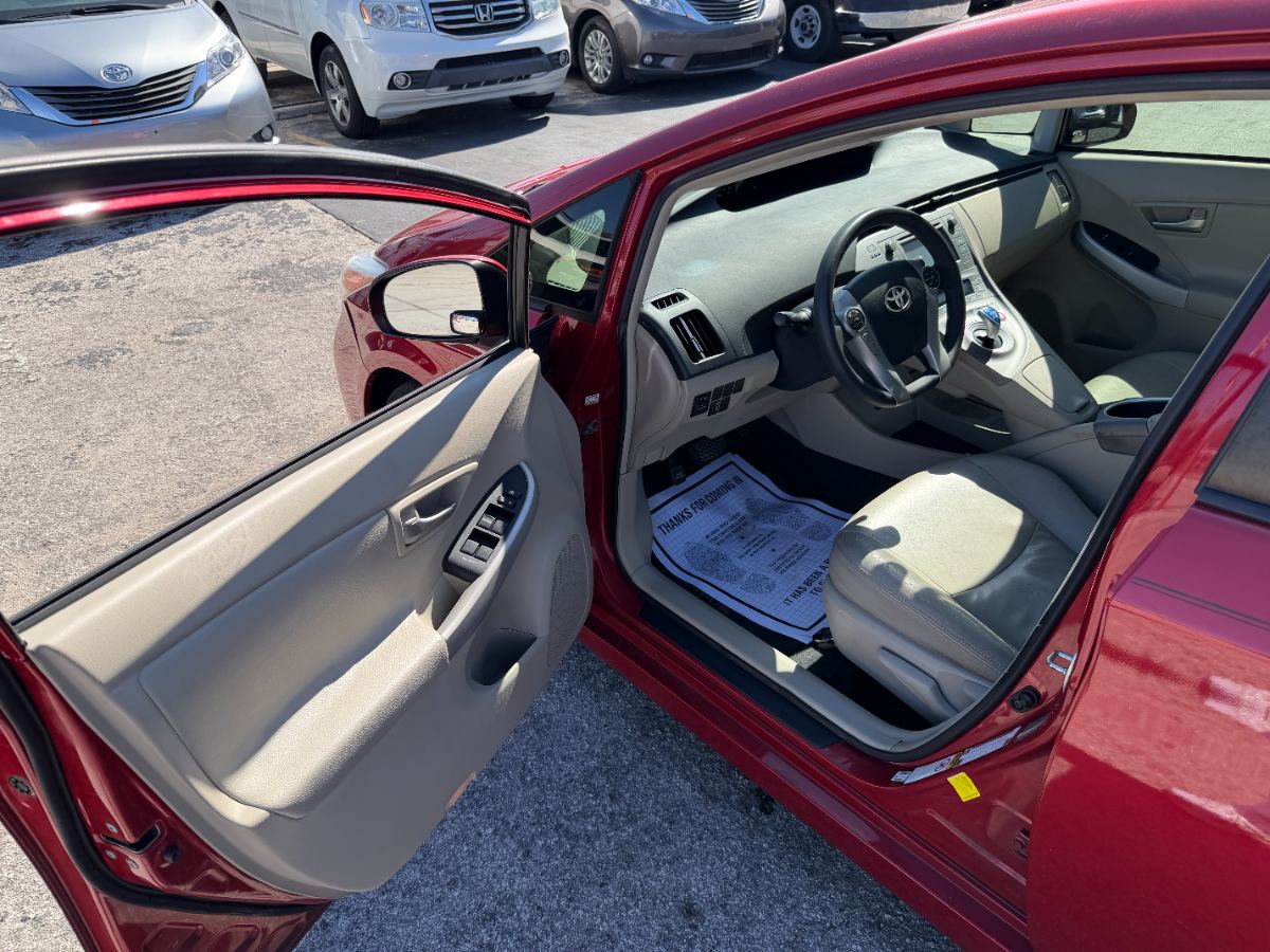 2014 Toyota Prius photo 12