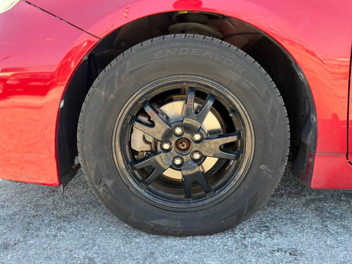 2014 Toyota Prius photo 16