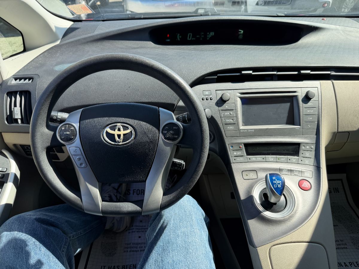 2014 Toyota Prius photo 18