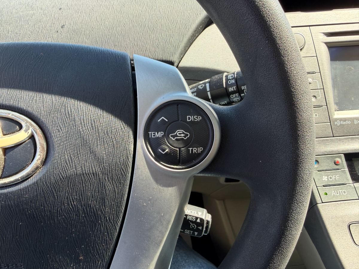 2014 Toyota Prius photo 20