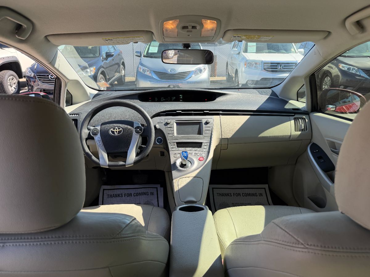 2014 Toyota Prius photo 23