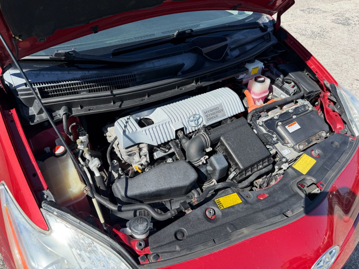 2014 Toyota Prius photo 28