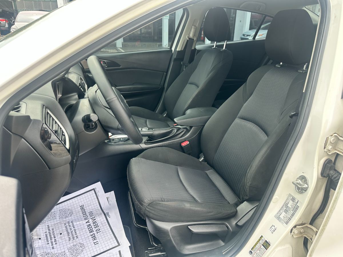 2015 Mazda Mazda3 photo 14