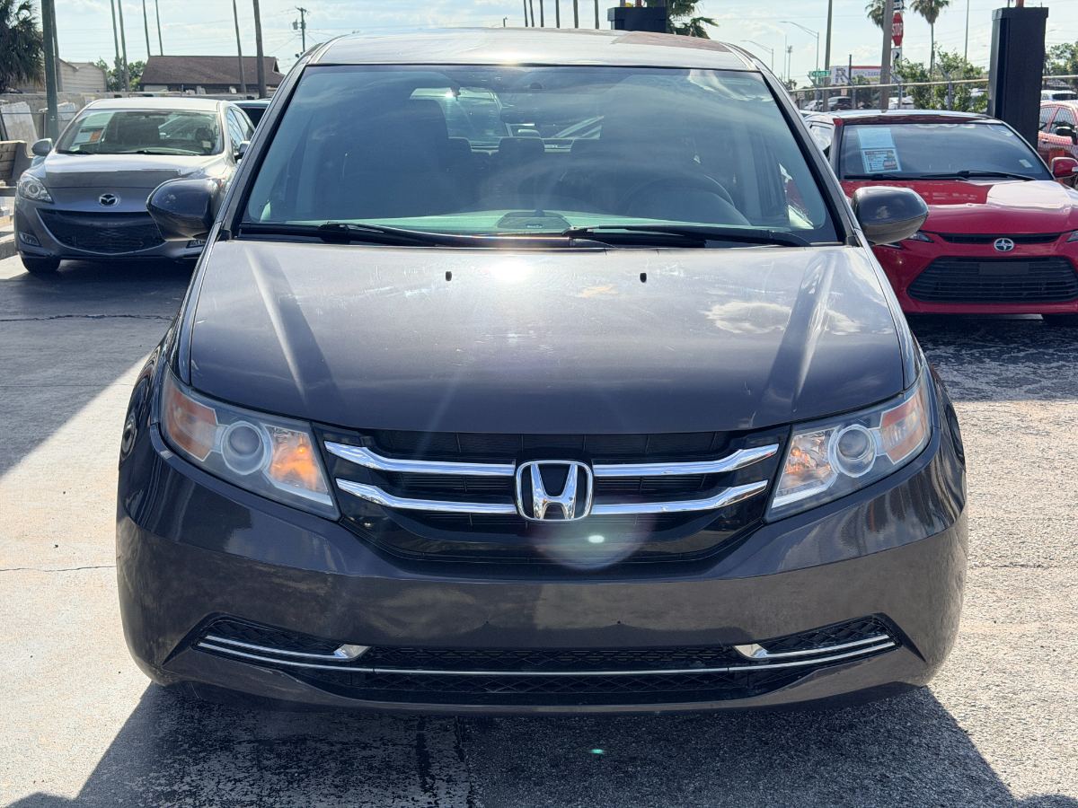 2016 Honda Odyssey photo 2
