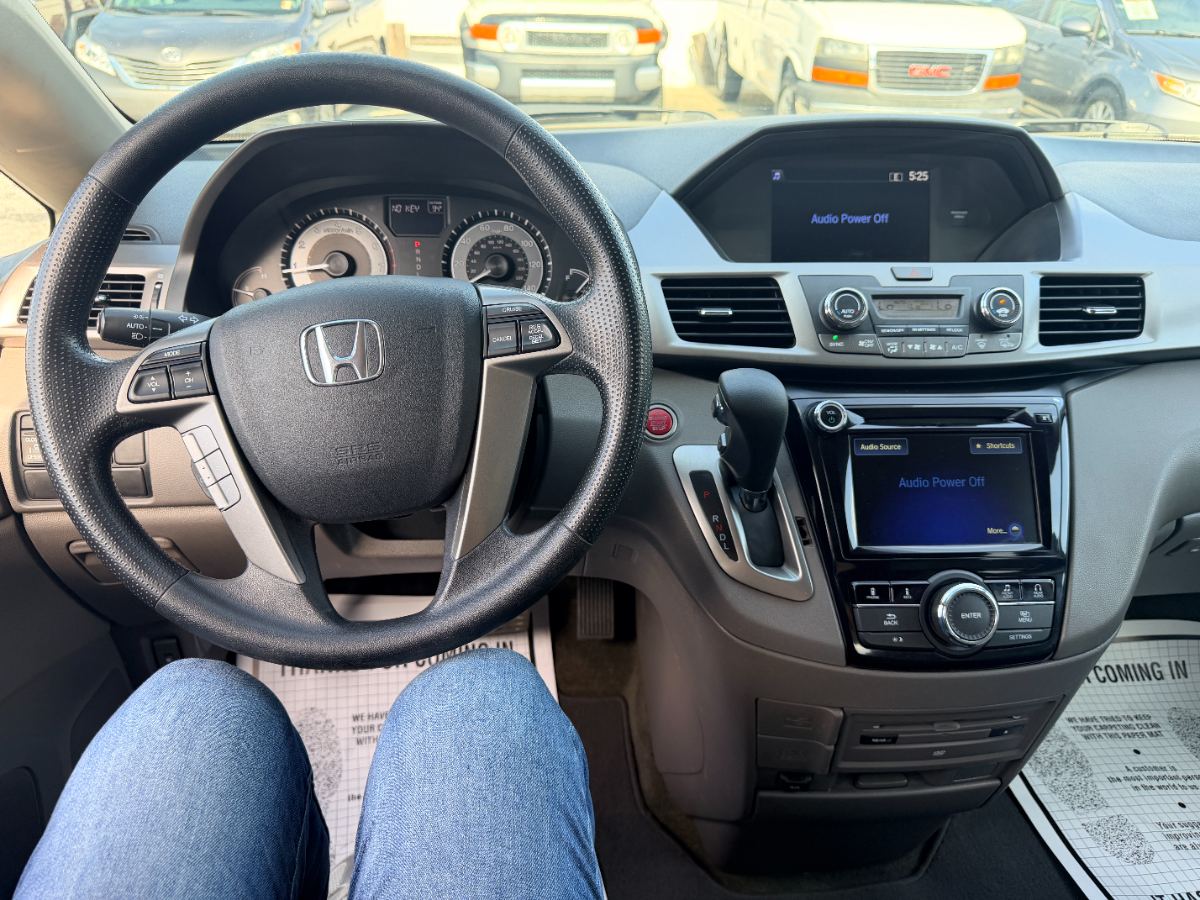 2016 Honda Odyssey photo 19