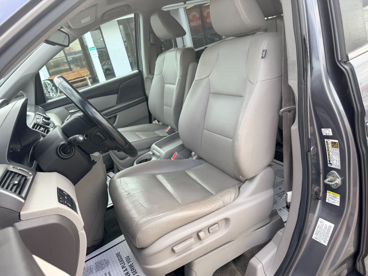 2014 Honda Odyssey photo 14