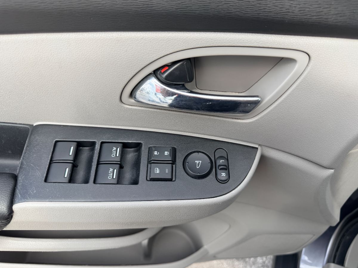 2014 Honda Odyssey photo 15