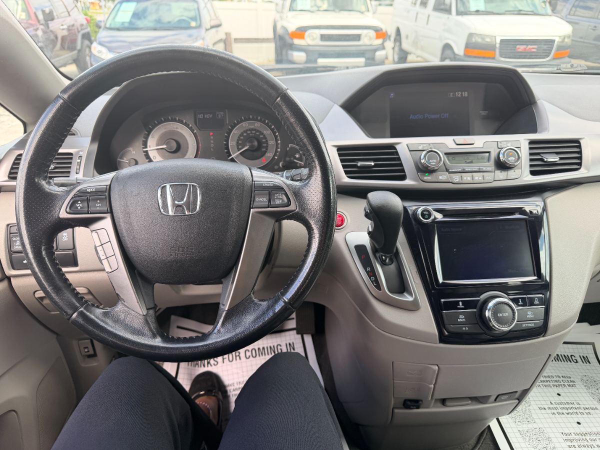 2014 Honda Odyssey photo 17