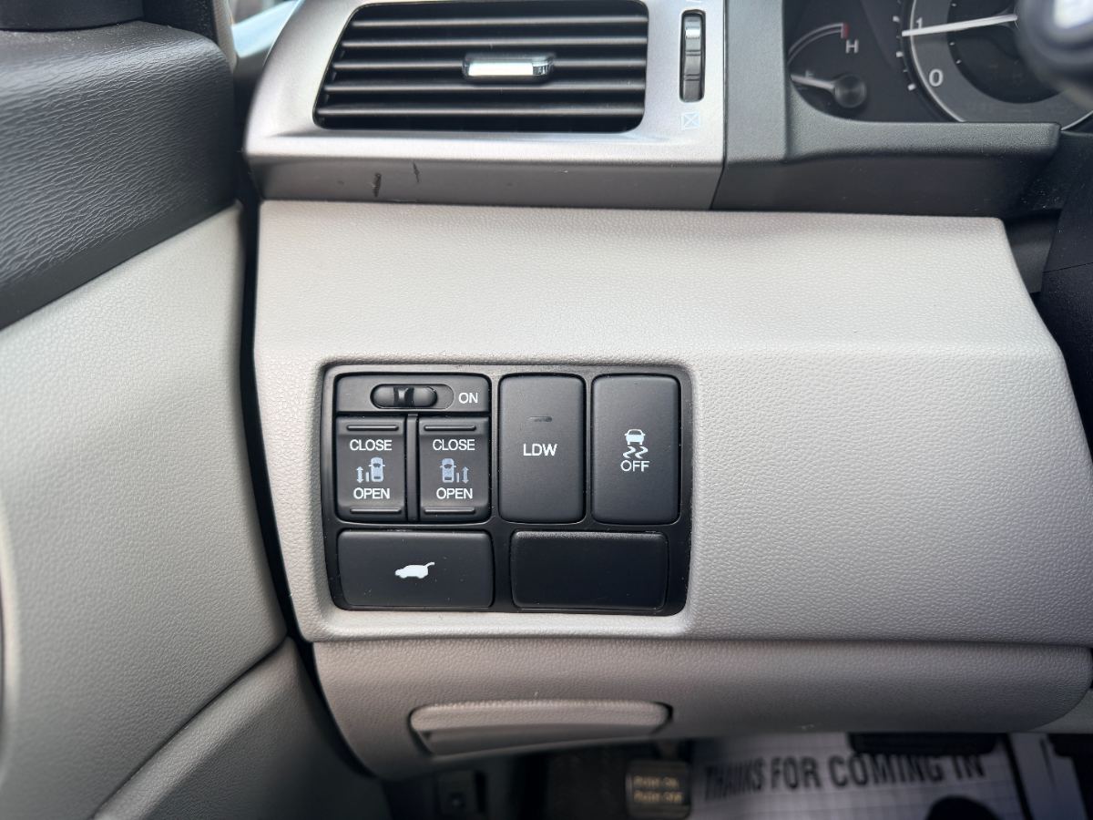2014 Honda Odyssey photo 21