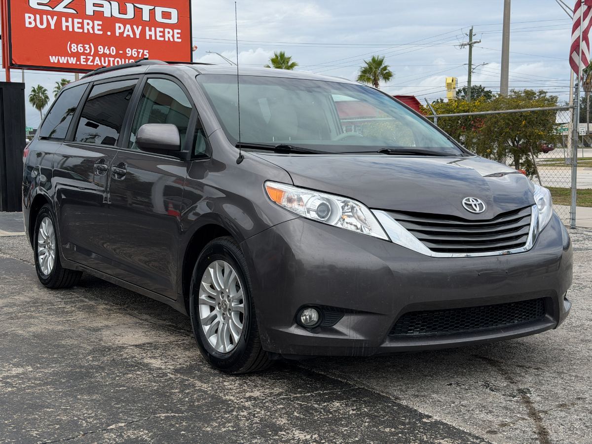2012 Toyota Sienna photo 9