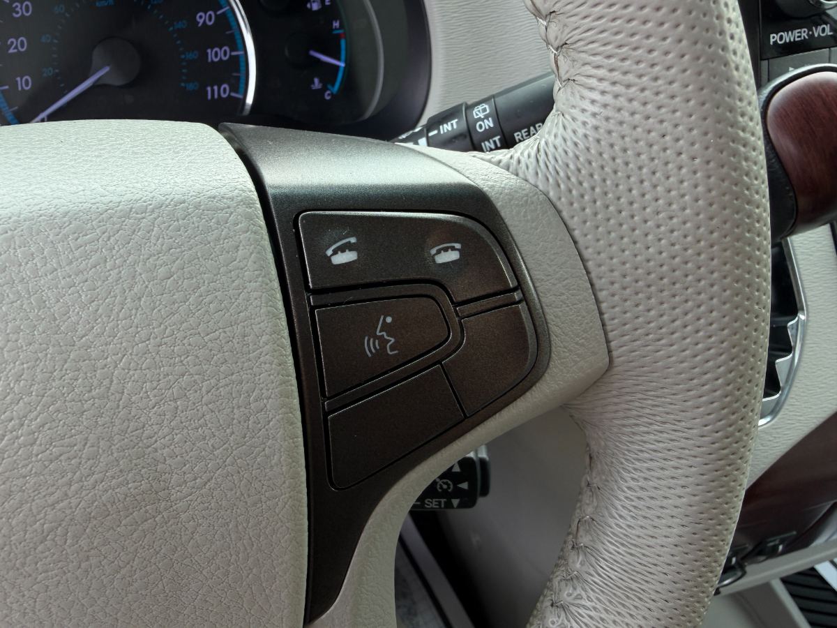 2012 Toyota Sienna photo 21