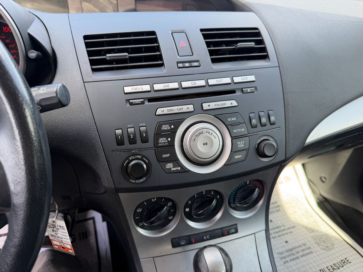 2011 Mazda MAZDA3 photo 19