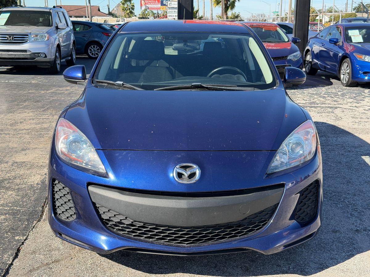 2013 Mazda Mazda3 Hatchback photo 2