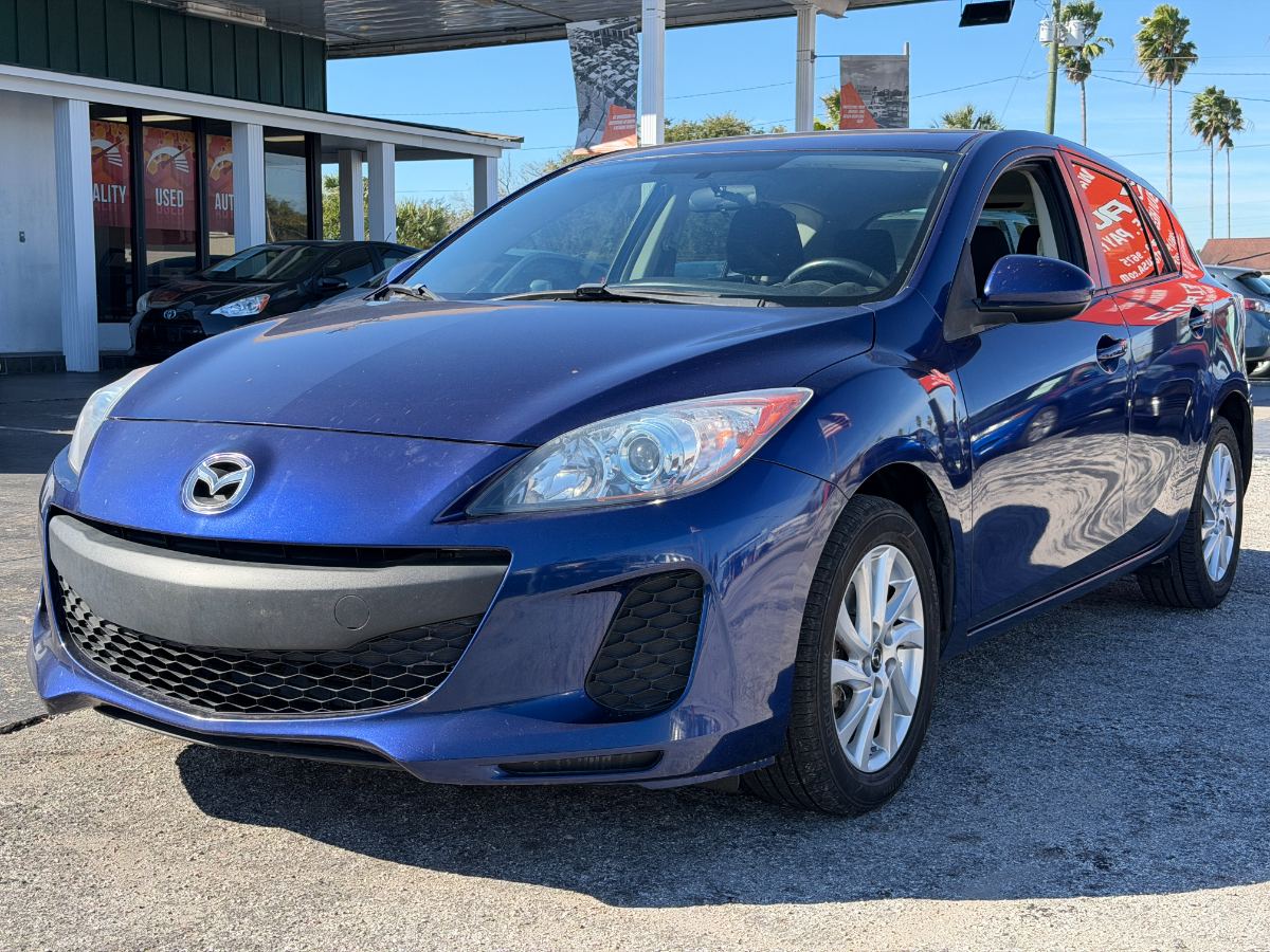 2013 Mazda Mazda3 Hatchback photo 3