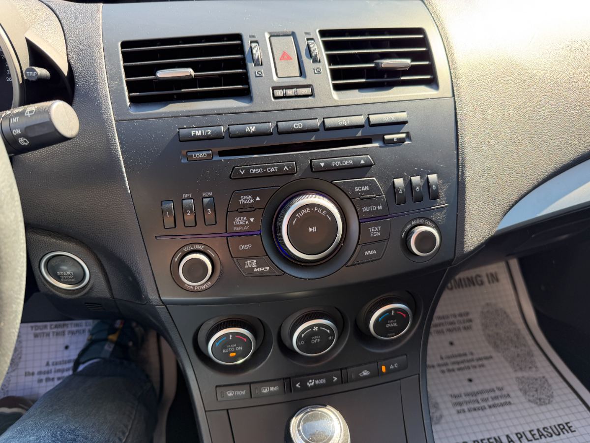 2013 Mazda Mazda3 Hatchback photo 20