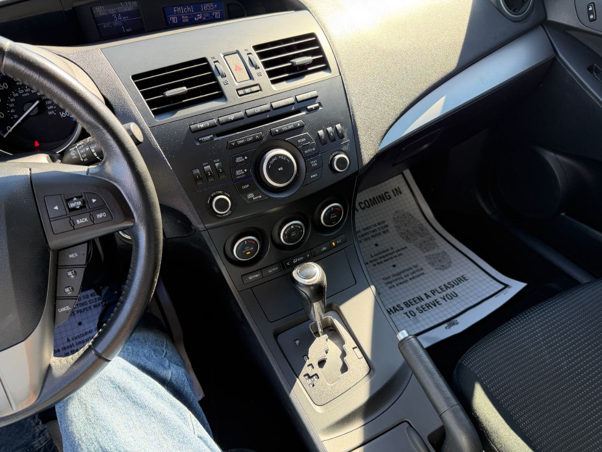 2013 Mazda Mazda3 Hatchback photo 21
