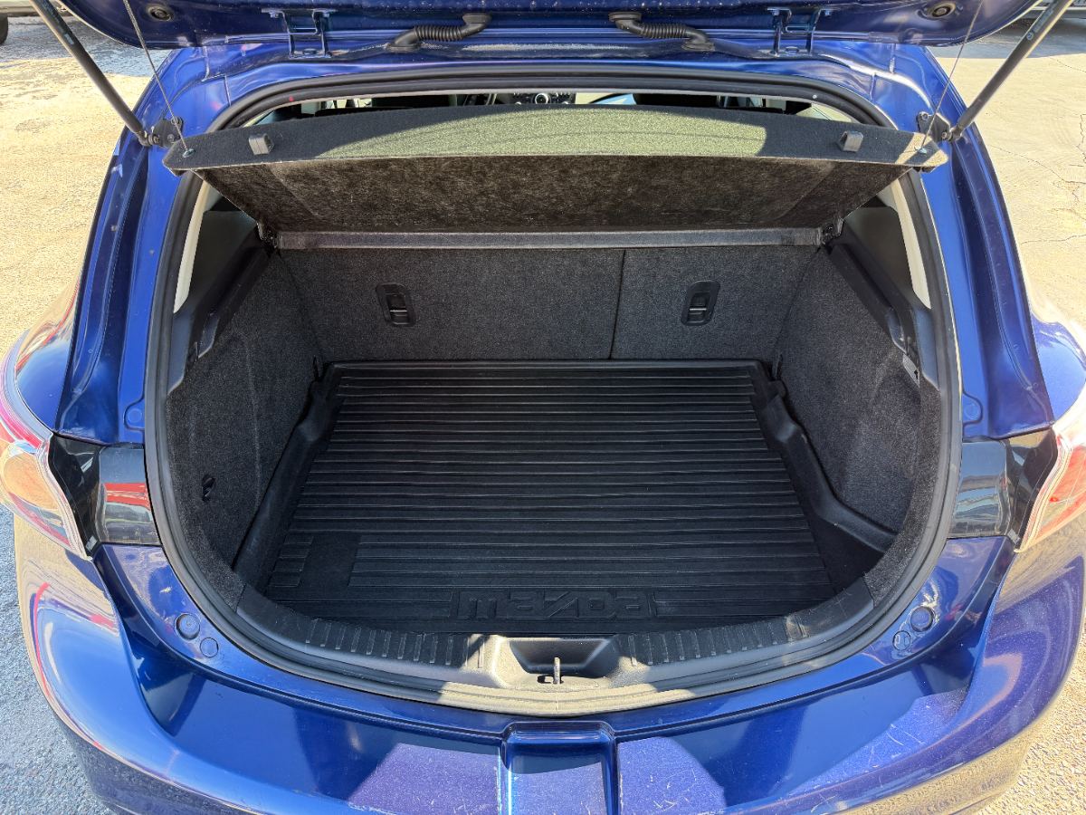 2013 Mazda Mazda3 Hatchback photo 25